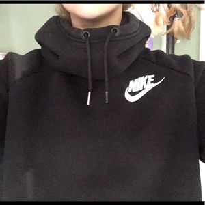 Nike cowlneck pullover